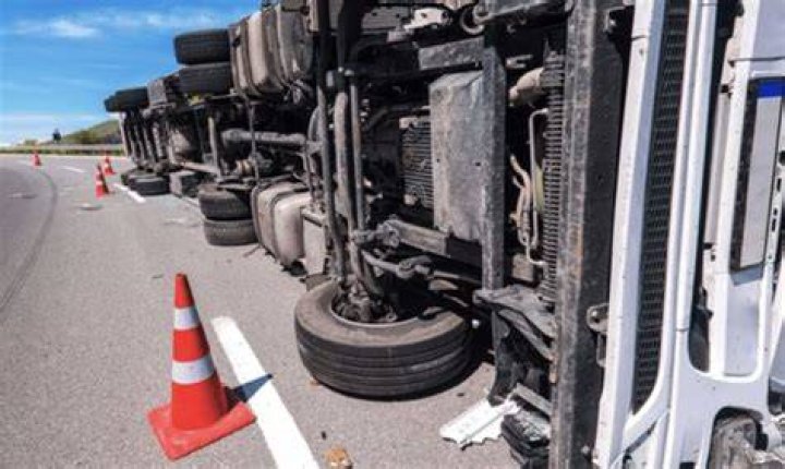 Tragic Ohio Collision: Four fatalities reported following a collision between a semi-truck and a bus carrying high school students on I-70. - SarkariResult