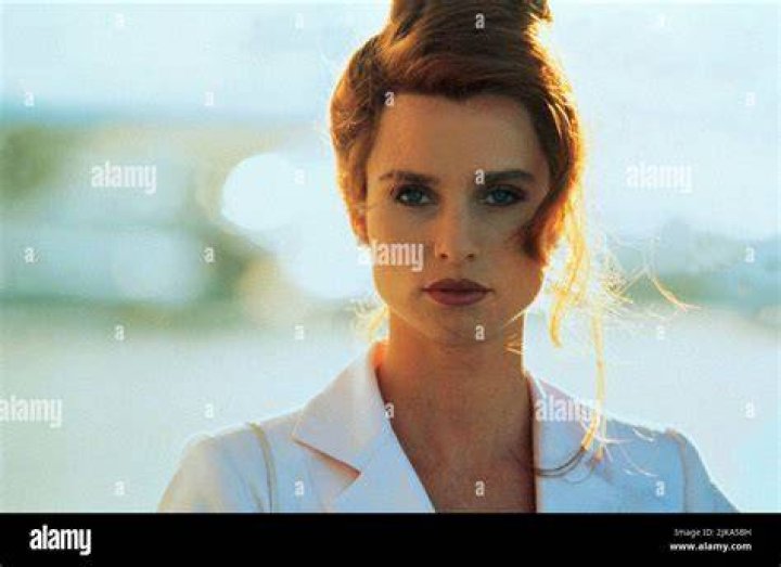 Veronique Ukrinsky, Agent 3.14