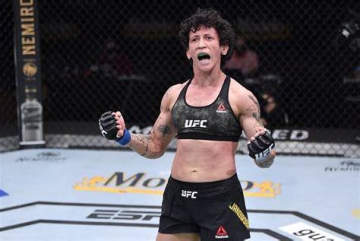 What Happened To Virna Jandiroba Eyes? More On The UFC Fighter Sexuality