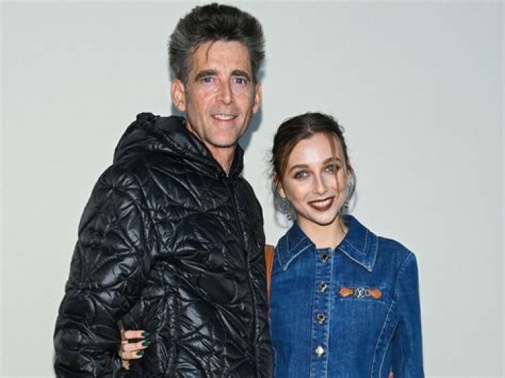 Who are Emma Chamberlains Parents? Emma Chamberlain Biography, Parents Name and More