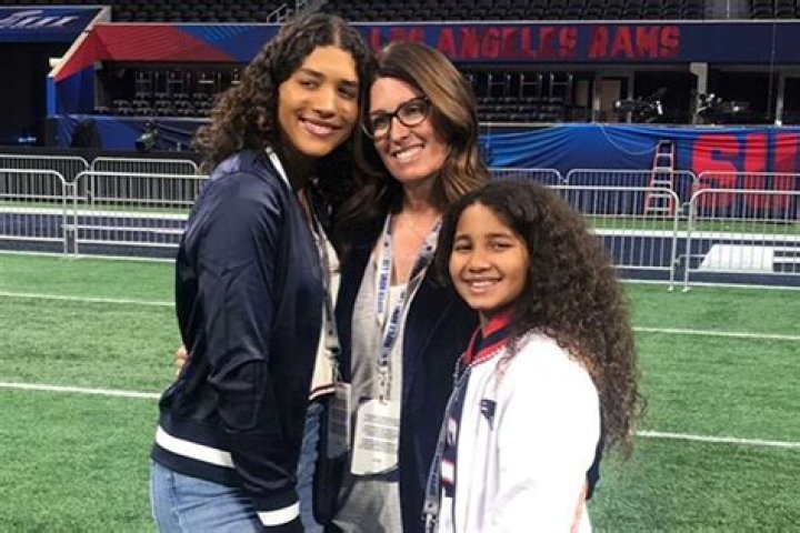 Who Are Maya Brady’s Parents? Meet Her Mom Maureen & Dad Brian Timmons