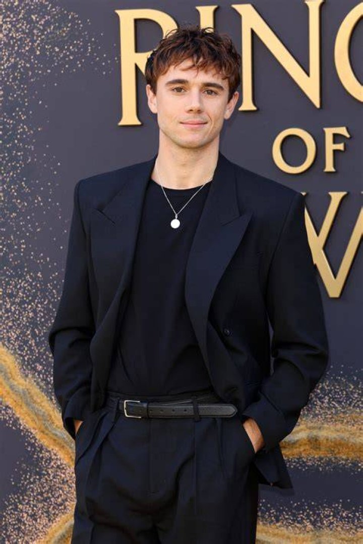 
Who Is Calam Lynch Partner? Facts On The Dating Life Of Bridgerton Cast 