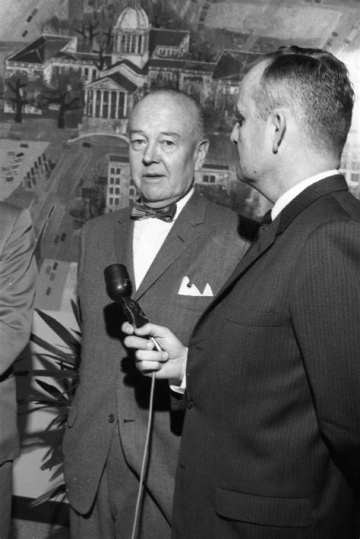
Who is Clarence Manion wife? 
