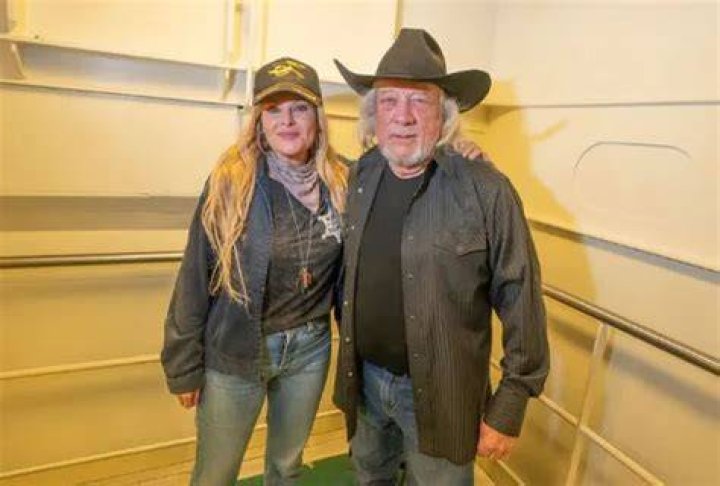 Who Is Jamie Anderson? Everything To Learn About John Anderson’s Wife