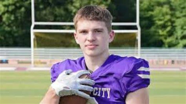 
Who is Mason Martin? Pennsylvania high school QB critical after on-field collapse 