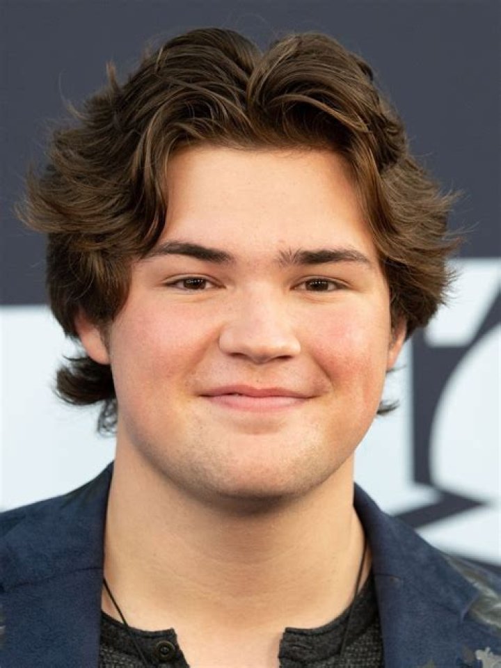Who Is Maxwell Acee Donovan? Wiki And Parents Of That ’90s Show Actor