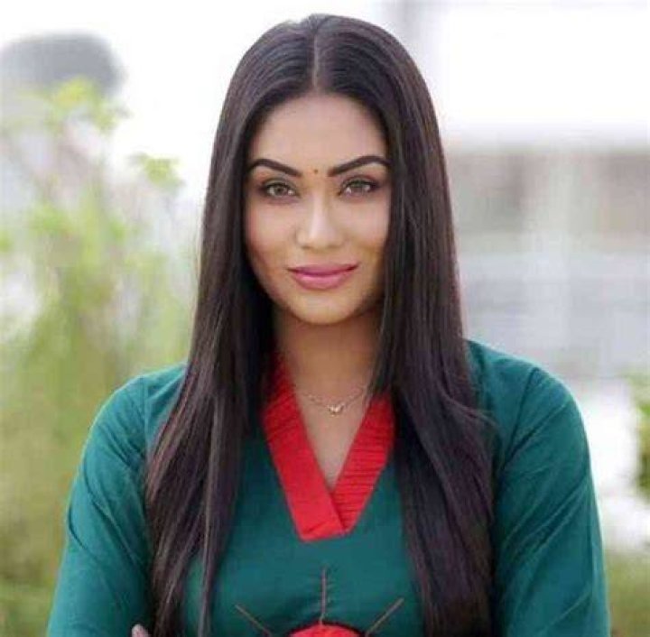 Zakia Bari Momo Net Worth