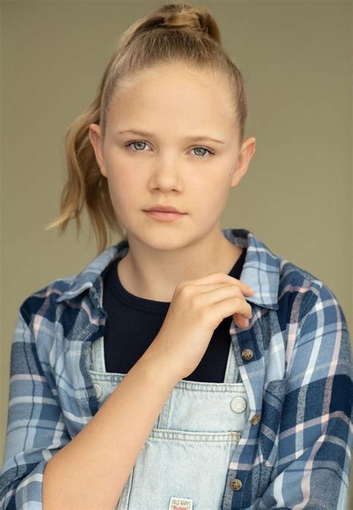 Zoë Noelle Baker Height, Weight, Net Worth, Age, Birthday, Wikipedia, Who, Instagram, Biography